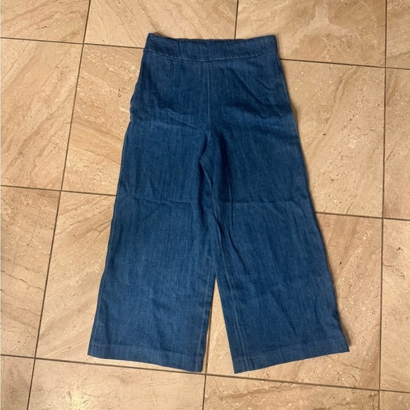 Free People Denim - Free People Wide leg Jean crops Blue Denim 24" inseam size 10